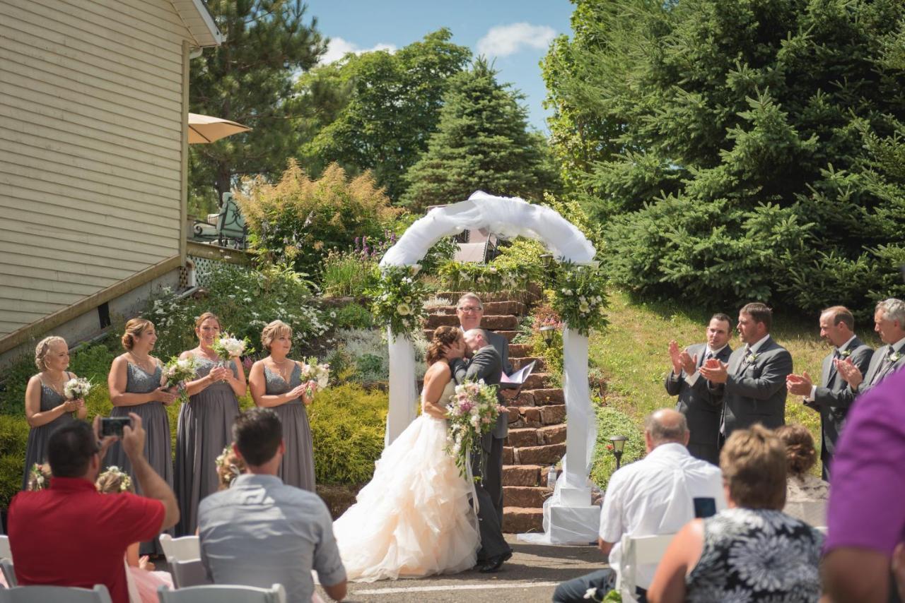 The Lookout Inn New Glasgow Bagian luar foto
